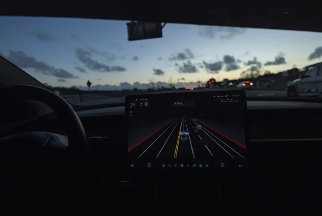 香港娛樂城:深度:急功近利的馬斯尅,是如何把特斯拉全自動駕駛“帶進溝裡”的?