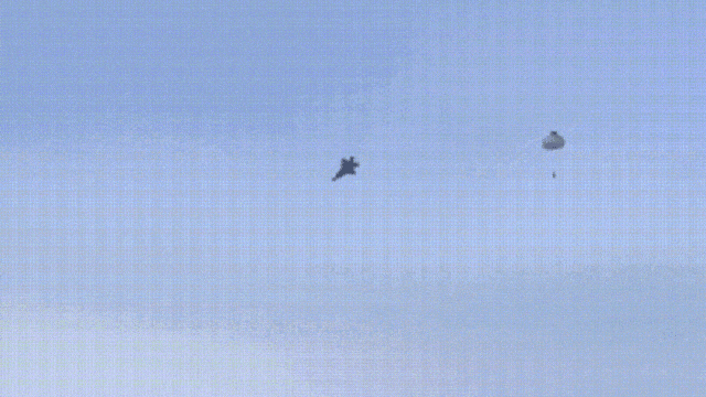 角子機:美軍核動力航母,撞傷後照片首曝光